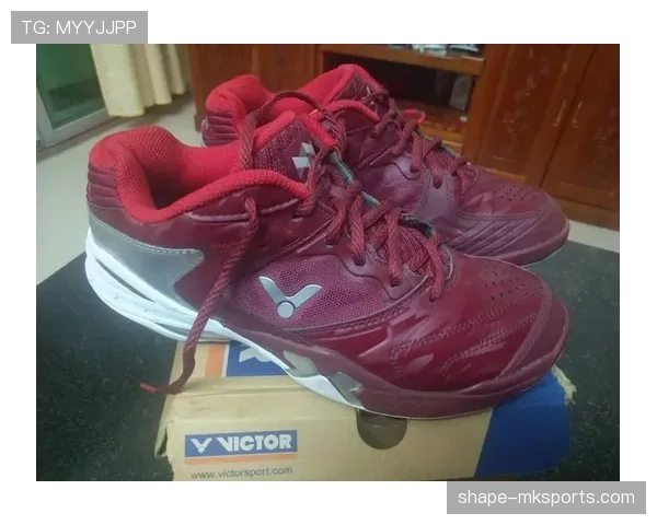 戴资颖打完比赛直接去逛爱马仕，球鞋还没换