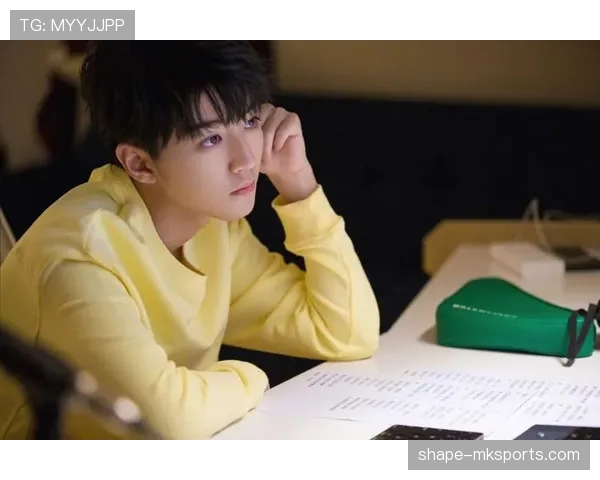 谌利军这日常，要是换娱乐圈，估计算条隐藏大佬了吧