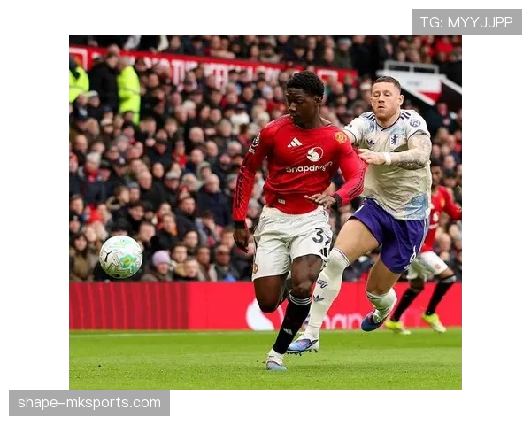 曼联战术体系缺乏稳定性，赛季表现波动加剧